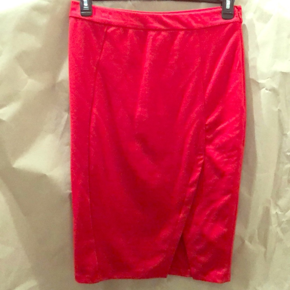 Th Limited Red Skirt